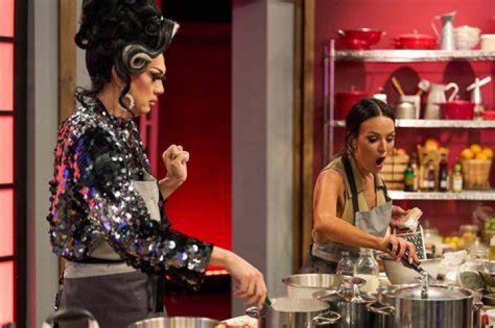 Do contestants on Worst Cooks get paid?