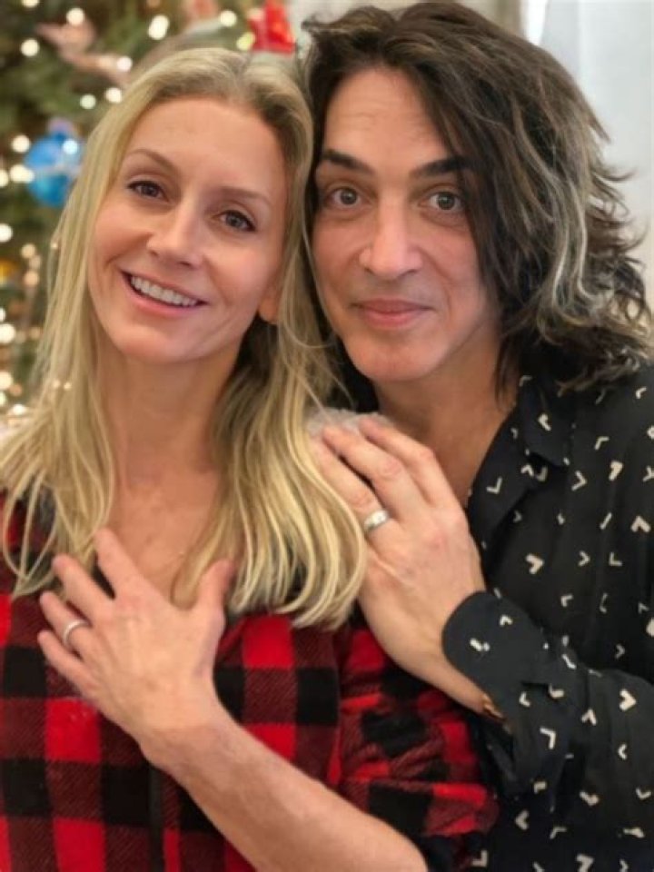 Who plays Stanley's daughter?